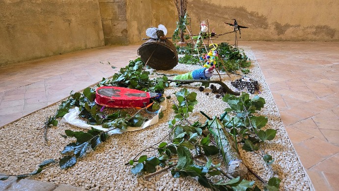 L'installation dans la salle du chapitre
